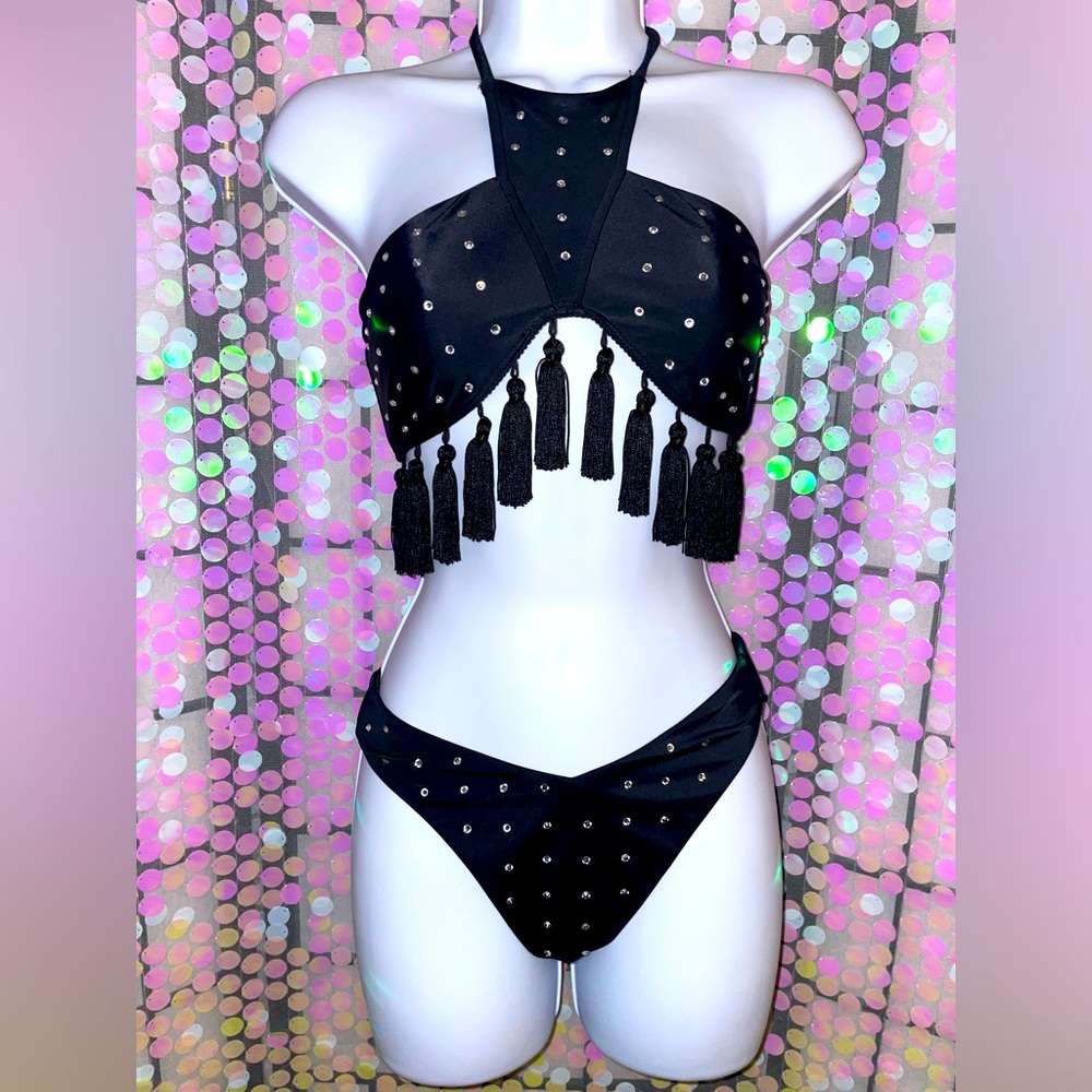 Beach Riot NWT/NWOT Quarts Crystal Beaded Bikini Set. Gorgeous On!! Top M/Bot Sm